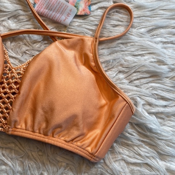 NWT Luli Fama Let’s Be Mermaids Crochet Loops Cutout Sporty Bra Top Sea Shell S - Picture 6 of 11